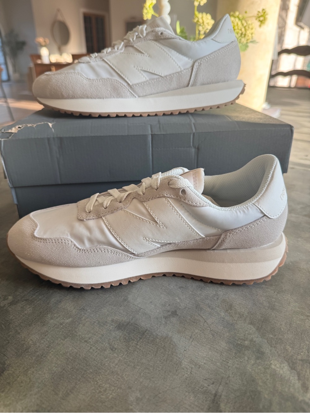NWT New Balance 237 Sneaker - Women's Size 10 | White/Grey - Picture 7 of 13